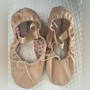 Capezio Leather Ballet Slippers in Ballet Pink • 2.5
